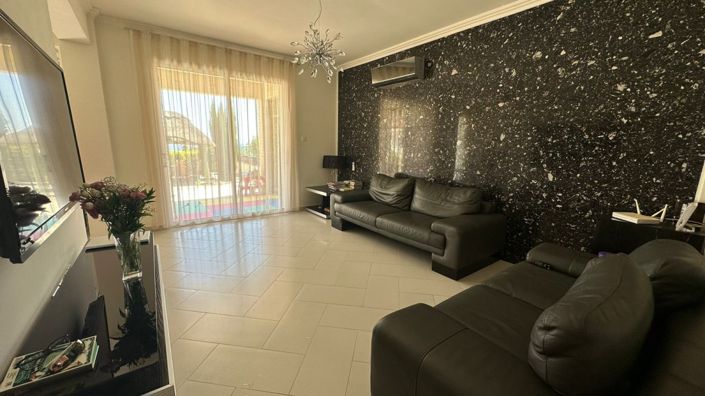 Image No.6-4 Bed Villa for sale