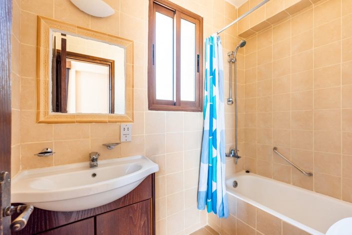 Image No.10-4 Bed Villa for sale