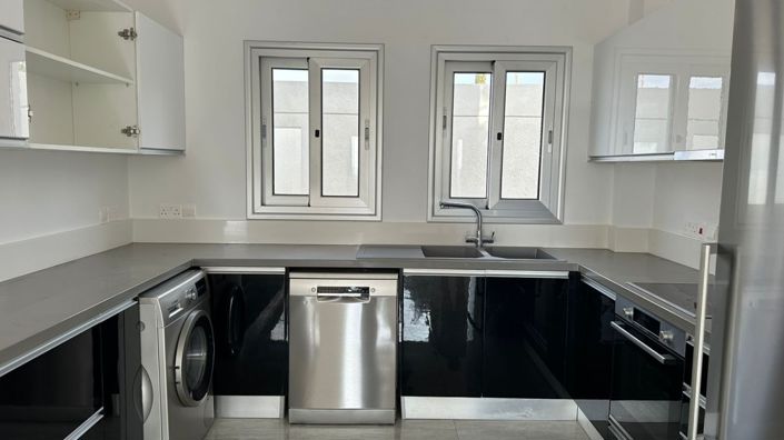 Image No.6-5 Bed Villa for sale