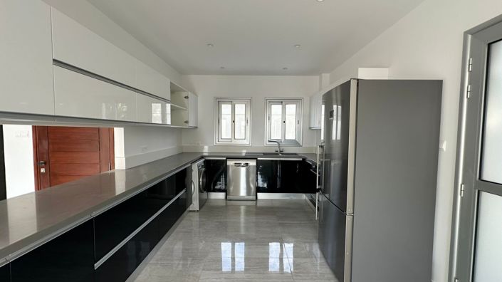 Image No.8-5 Bed Villa for sale