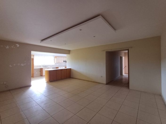 Image No.3-3 Bed Apartment for sale