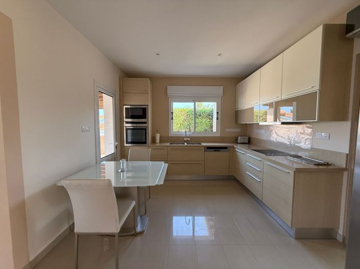 Image No.3-4 Bed Bungalow for sale