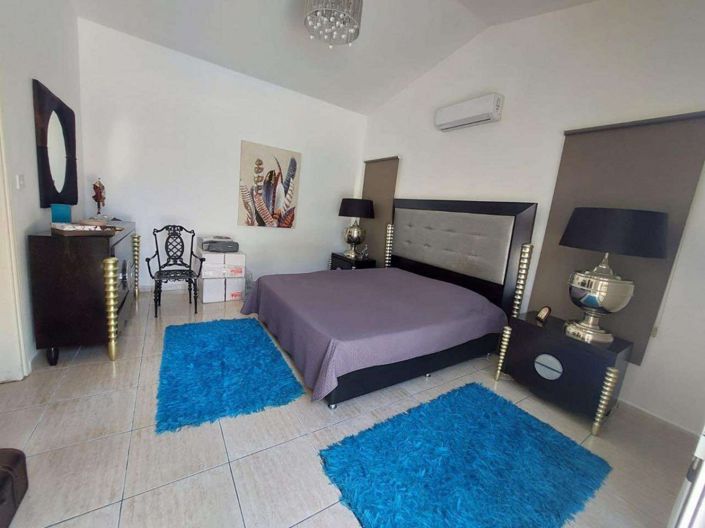 Image No.10-3 Bed Villa for sale