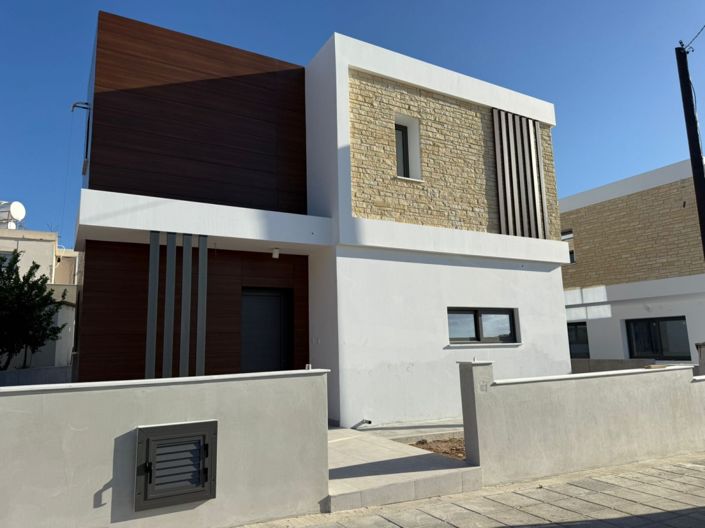 Image No.1-3 Bed Villa for sale