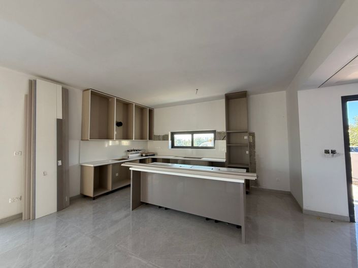 Image No.4-3 Bed Villa for sale