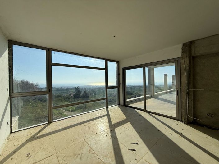 Image No.8-6 Bed Villa for sale