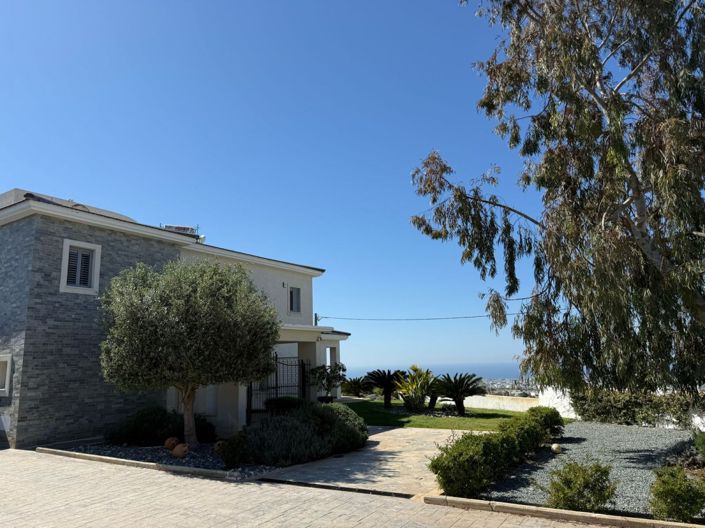 Image No.2-Villa for sale