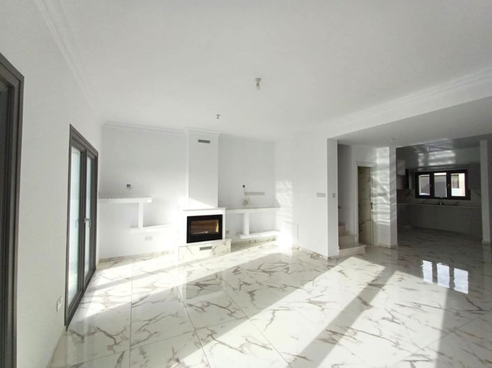 Image No.9-3 Bed Villa for sale