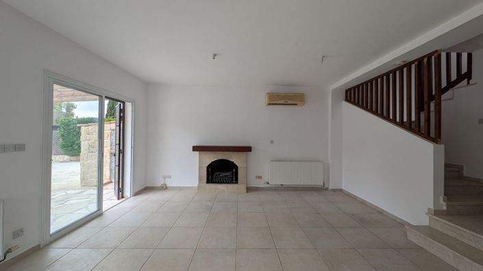 Image No.8-3 Bed Villa for sale