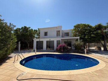 4 Bed Villa for sale