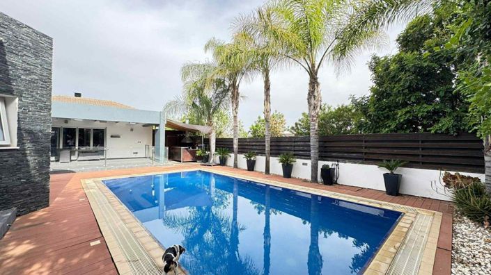 Image No.2-3 Bed Villa for sale