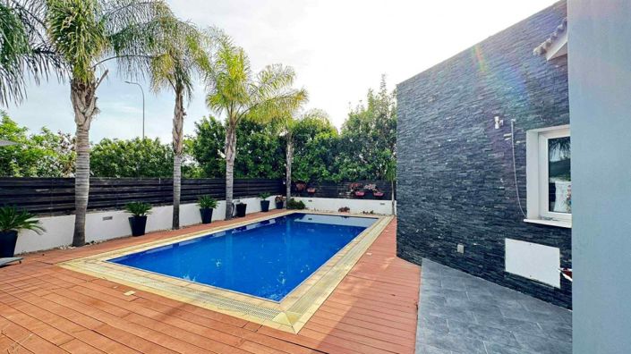 Image No.3-3 Bed Villa for sale