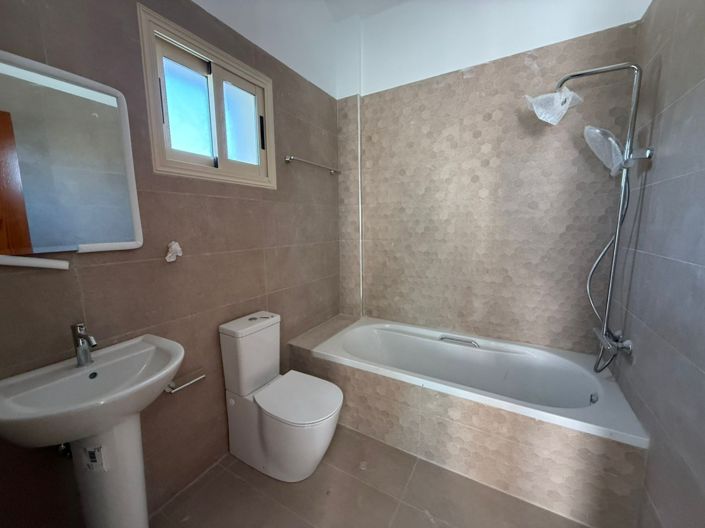 Image No.10-3 Bed Villa for sale