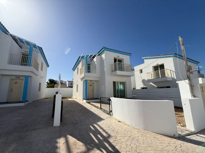 Image No.1-3 Bed Villa for sale