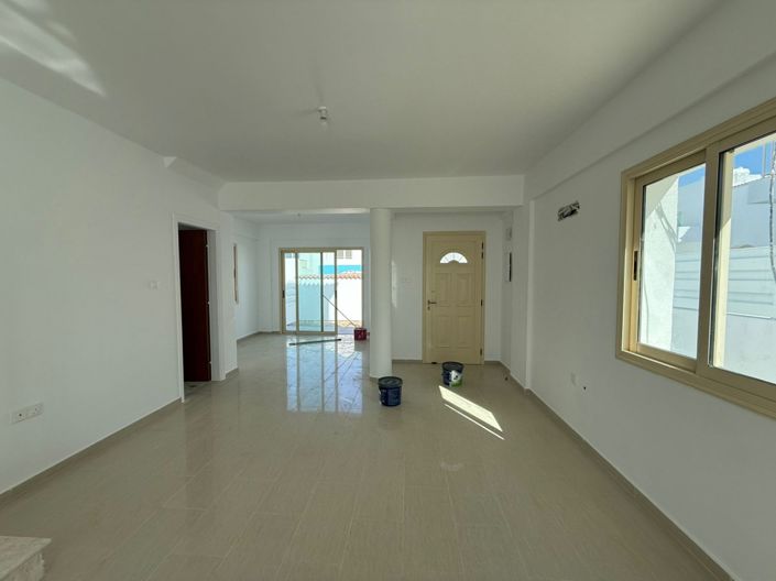 Image No.2-3 Bed Villa for sale