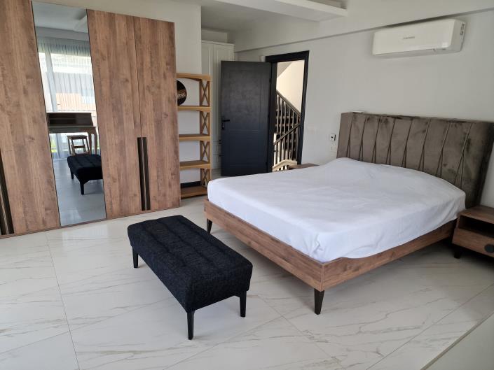 Image No.10-4 Bed Villa / Detached for sale