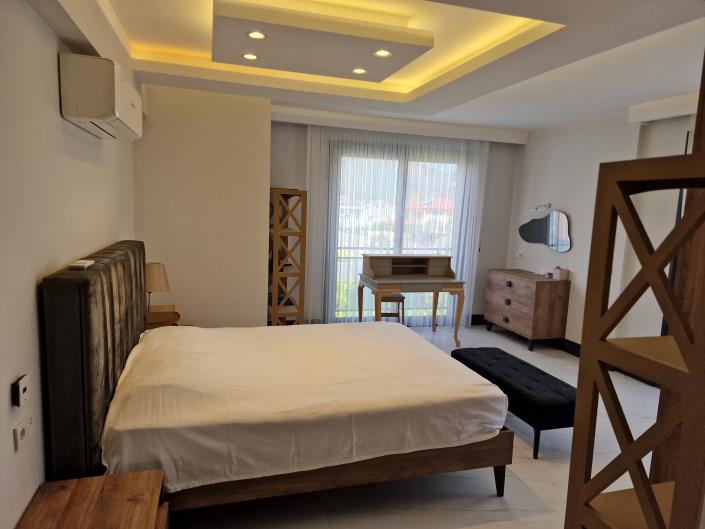 Image No.11-4 Bed Villa / Detached for sale