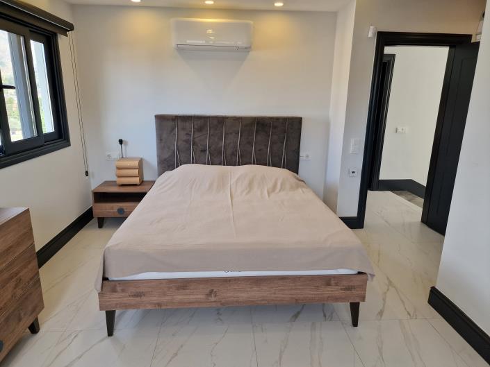 Image No.14-4 Bed Villa / Detached for sale