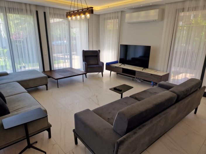 Image No.3-4 Bed Villa / Detached for sale