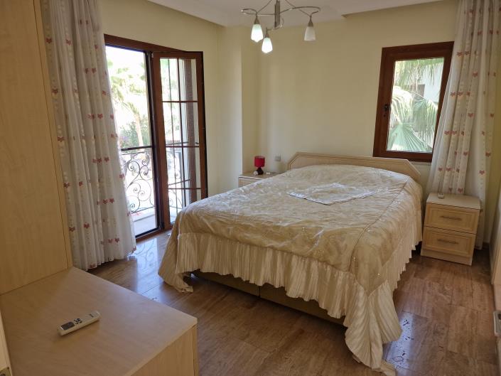 Image No.8-3 Bed Villa / Detached for sale