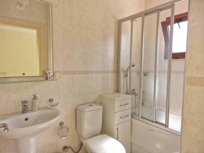 Image No.12-3 Bed Villa / Detached for sale