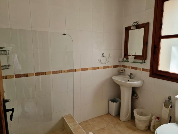 Image No.14-14 Bed Villa / Detached for sale