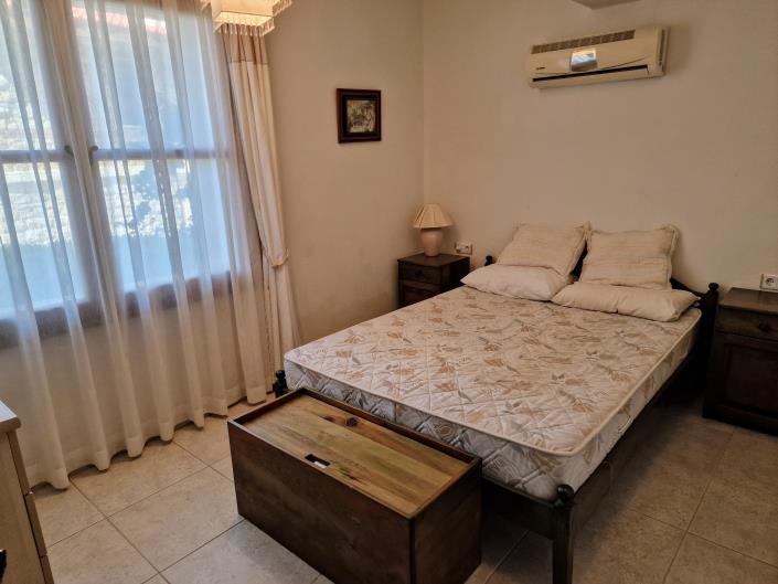 Image No.10-14 Bed Villa / Detached for sale