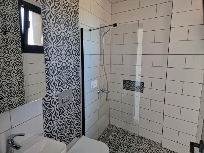 Image No.20-4 Bed Mansion for sale