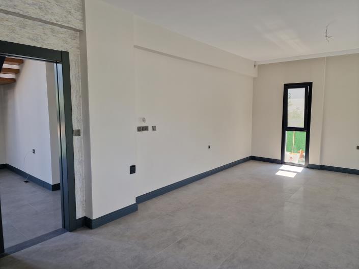 Image No.30-4 Bed Mansion for sale