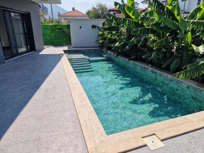 Image No.36-4 Bed Mansion for sale