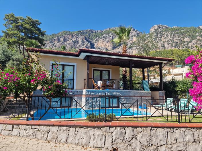 Image No.15-4 Bed Villa / Detached for sale