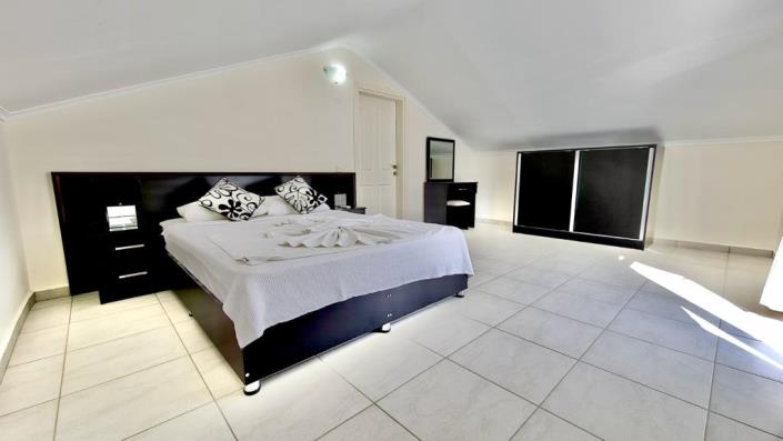 Image No.10-3 Bed Villa for sale