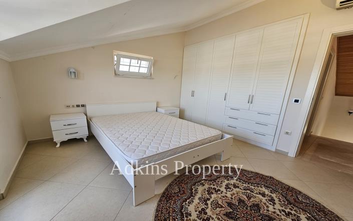 Image No.15-4 Bed Villa / Detached for sale