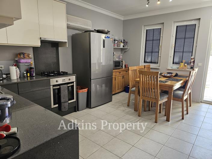 Image No.2-4 Bed Apartment for sale