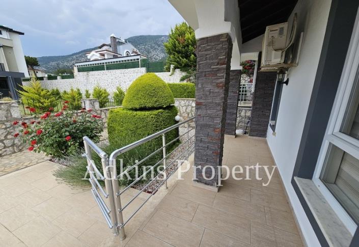 Image No.47-5 Bed Villa / Detached for sale