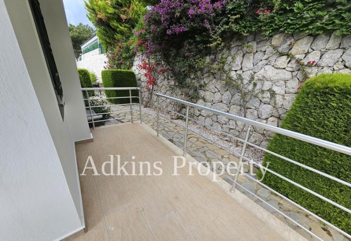 Image No.54-5 Bed Villa / Detached for sale