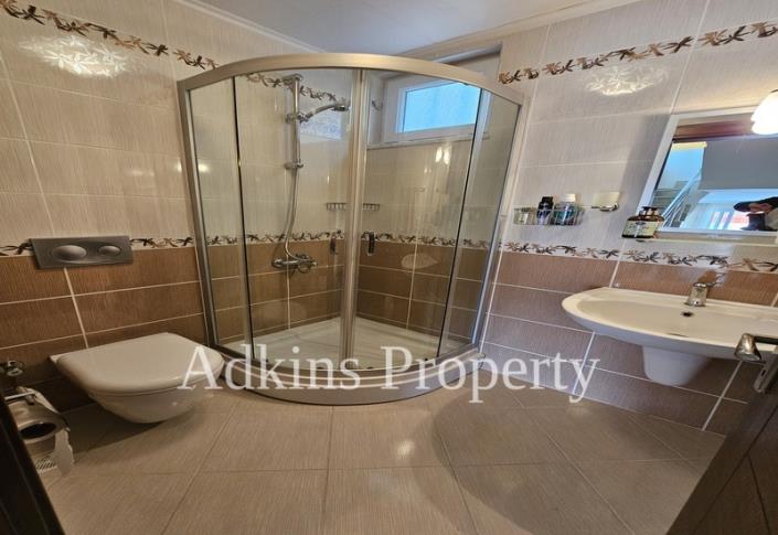 Image No.16-5 Bed Villa / Detached for sale