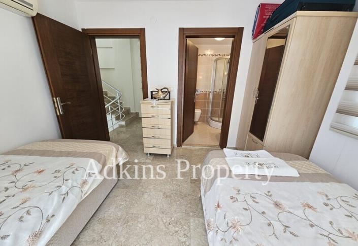 Image No.14-5 Bed Villa / Detached for sale