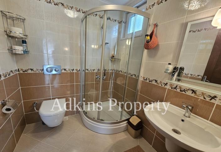 Image No.21-5 Bed Villa / Detached for sale