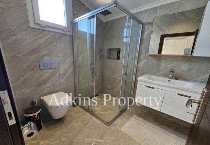 Image No.19-5 Bed Villa / Detached for sale