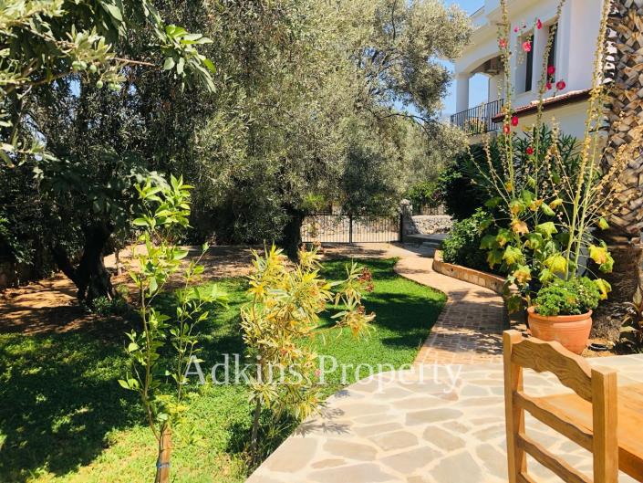 Image No.51-4 Bed Villa / Detached for sale