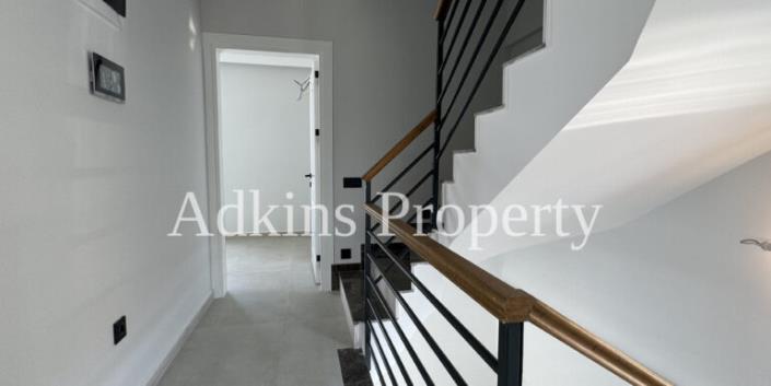 Image No.18-4 Bed Villa / Detached for sale