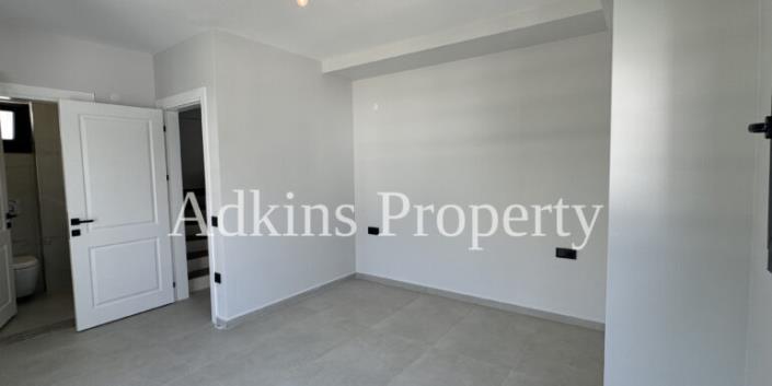 Image No.16-4 Bed Villa / Detached for sale