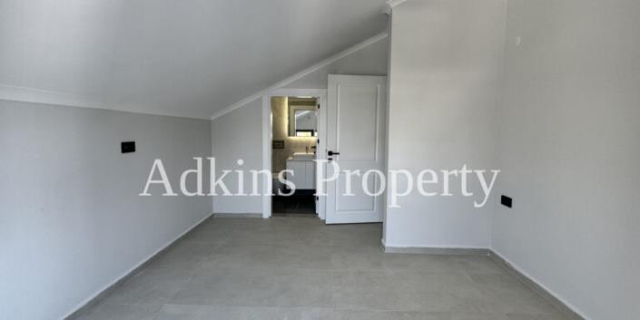 Image No.25-4 Bed Villa / Detached for sale