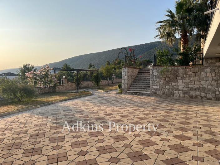 Image No.11-3 Bed Apartment for sale