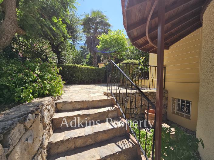 Image No.23-4 Bed Villa / Detached for sale