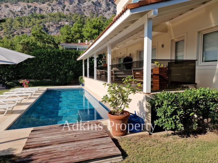 Image No.20-5 Bed Villa / Detached for sale