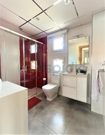 Image No.18-4 Bed Chalet for sale