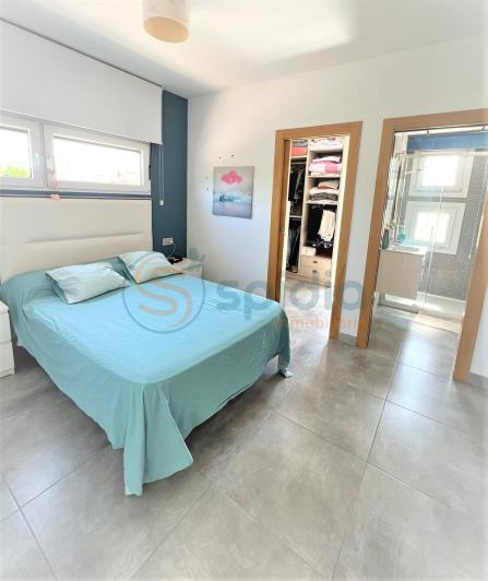 Image No.30-4 Bed Chalet for sale