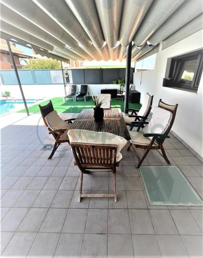 Image No.9-4 Bed Chalet for sale